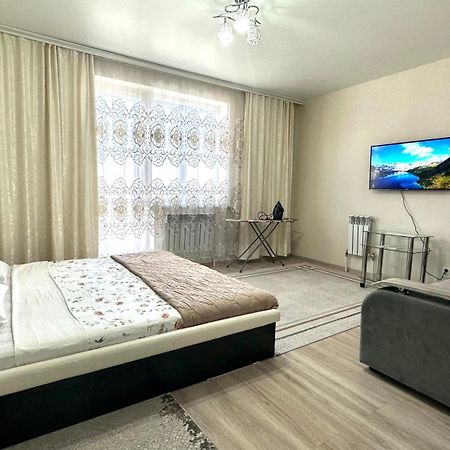 1 Комнатная Драмтеатр 1Bedroom Apartment Ustʼ-Kamenogorsk المظهر الخارجي الصورة