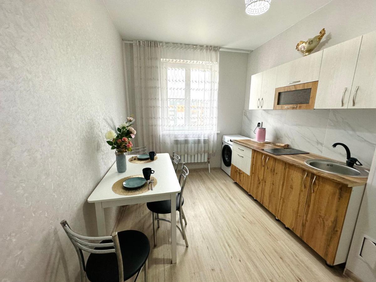 1 Комнатная Драмтеатр 1Bedroom Apartment Ustʼ-Kamenogorsk المظهر الخارجي الصورة