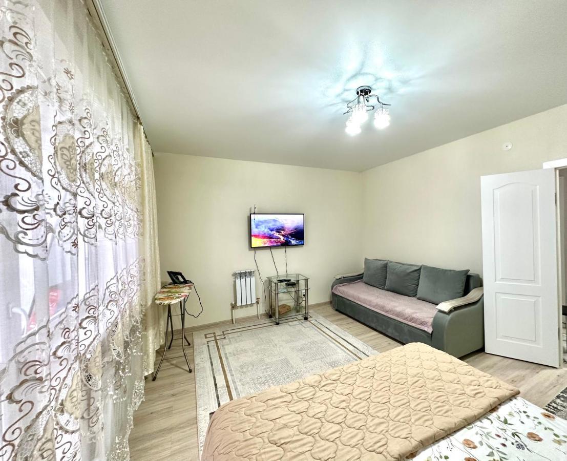 1 Комнатная Драмтеатр 1Bedroom Apartment Ustʼ-Kamenogorsk المظهر الخارجي الصورة